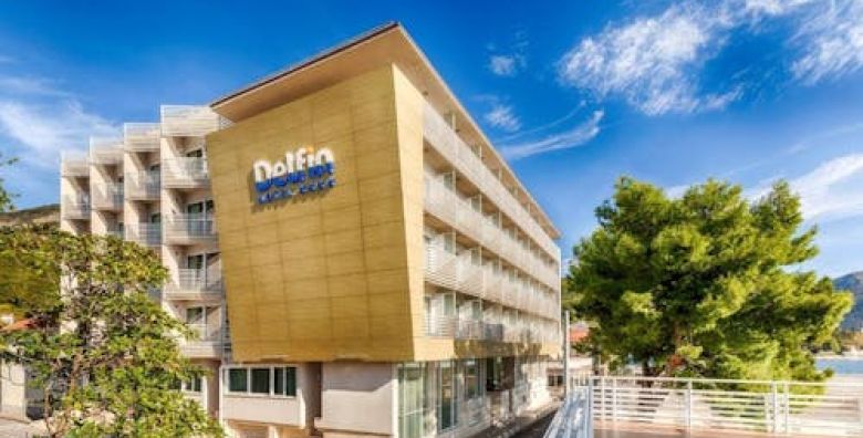 Carine Hotel Delfin  All inclusive proljece i jesen uz more Bijela Crna Gora  471 €