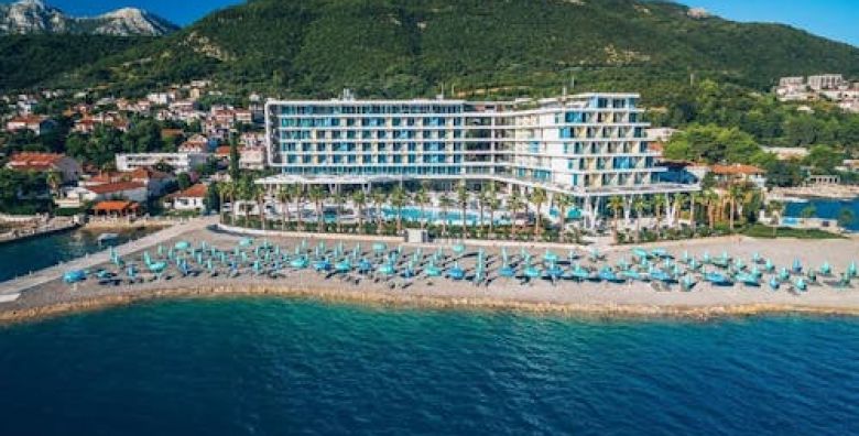 Carine Hotel Kumbor Superior  All inclusive pocetak ljeta Herceg Novi Crna Gora  798 €