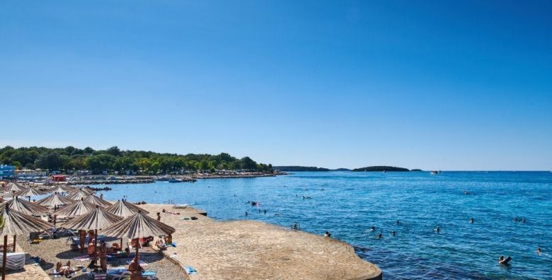 Hotel Delfin Plava Laguna  Ljeto u Porecu Porec Istra Hrvatska  779 EUR  7x nocenje u Economy dvokrevetnoj sobi s dodatnim lezajem za 2 osobe 1 dijete do 11 99 godina besplatno  Polupansion