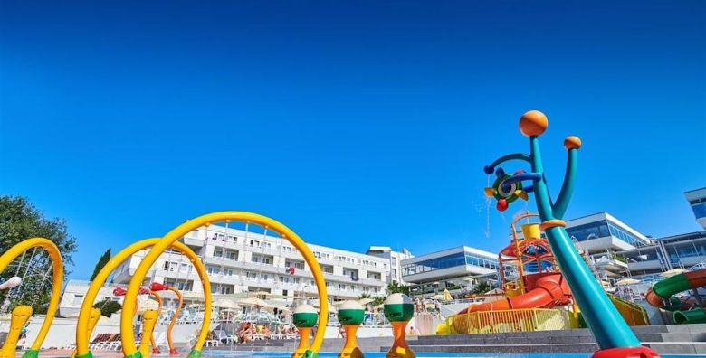 Hotel Delfin Plava Laguna  Ljeto u Porecu Porec Istra Hrvatska  659 EUR  5x nocenje u Economy dvokrevetnoj sobi s dodatnim lezajem za 2 osobe 1 dijete do 11 99 godina besplatno  Polupansion