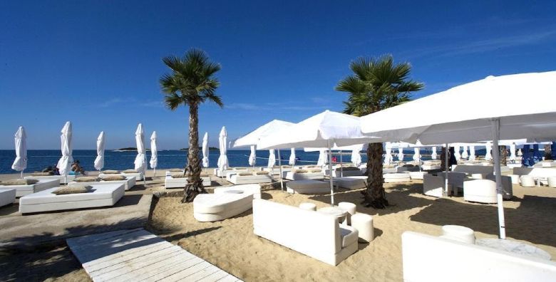 Hotel Delfin Plava Laguna  Ljeto u Porecu Porec Istra Hrvatska  799 EUR  7x nocenje u Economy dvokrevetnoj sobi s dodatnim lezajem za 2 osobe 1 dijete do 11 99 godina besplatno  Polupansion