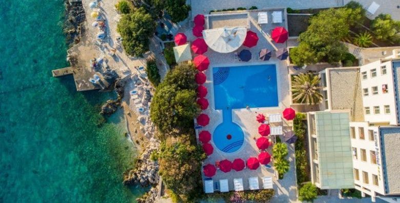 La Luna Island Hotel  First minute all inclusive pocetak ljeta na Pagu Lun otok Pag Hrvatska  504 EUR  3x nocenje u dvokrevetnoj Standard sobi s pomocnim lezajem za 2 osobe 1 dijete do 11 99 godina i 2 dijete do 2 99 godina besplatno  All inclusive