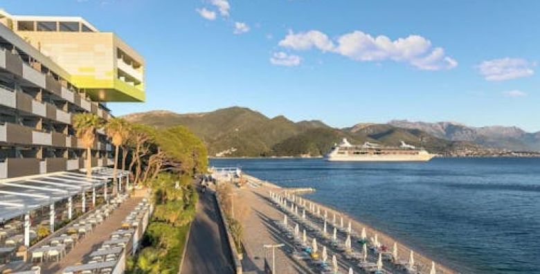 Carine Hotel Park  All inclusive ljeto uz more Bijela Crna Gora  2240 €