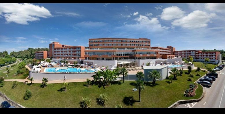 Hotel Albatros Plava Laguna  First minute all inclusive svibanjski odmor u Porecu Porec Istra Hrvatska  355 €