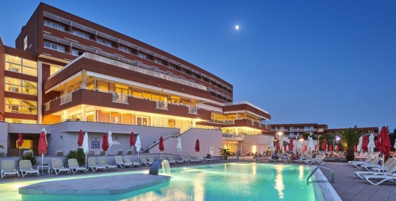 Hotel Albatros Plava Laguna  First minute all inclusive ljeto u Porecu Porec Istra Hrvatska  885 €