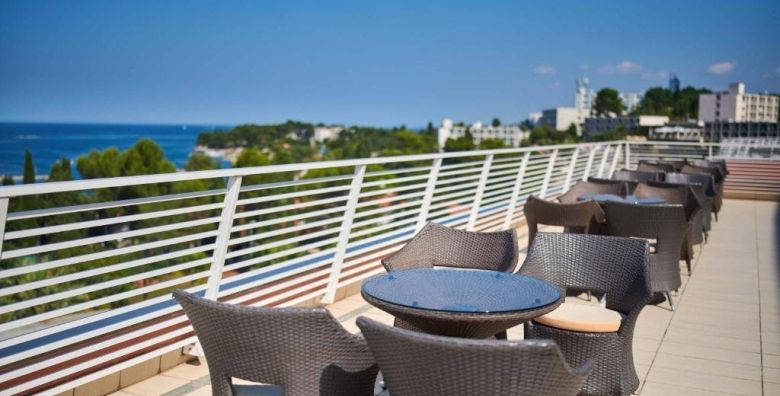 Hotel Albatros Plava Laguna  First minute all inclusive obiteljsko ljeto u Porecu Porec Istra Hrvatska  1269 €