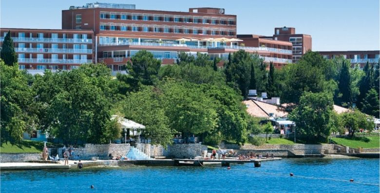 Hotel Albatros Plava Laguna  First minute all inclusive ljeto u Porecu Porec Istra Hrvatska  1379 €