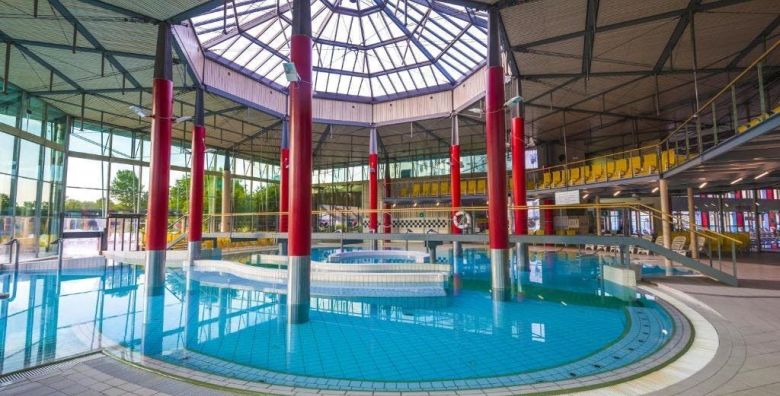 Hotel Radin  Obiteljski odmor tijekom tjedna Radenci Slovenija  294 EUR  2x nocenje u dvokrevetnoj Standard sobi s pomocnim lezajem za 2 osobe 1 dijete do 5 99 godina i 1 dijete do 11 99 godina besplatno  Polupansion buffet dorucak i vecera 