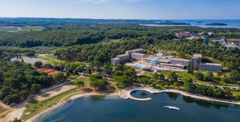 Hotel Molindrio Plava Laguna  First minute obiteljsko proljece i 1 svibanj u Porecu Porec Istra Hrvatska  263 EUR  3x nocenje u Economy sobi za 2 osobe 1 dijete do 11 99 godina i 1 dijete do 4 99 godina besplatno  Polupansion