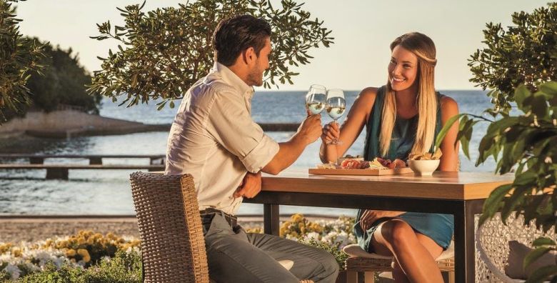 Hotel Plavi Plava Laguna  First minute ljeto u Porecu Porec Istra Hrvatska  585 €