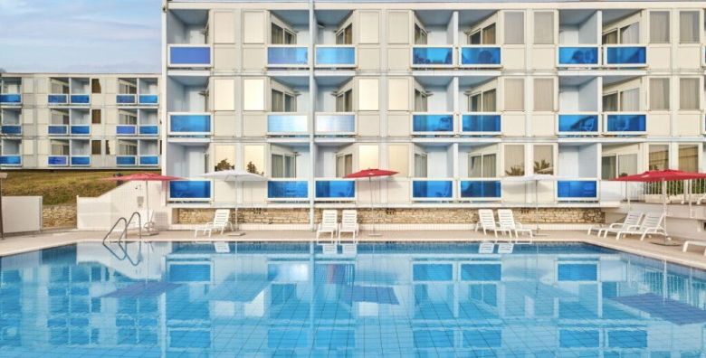 Hotel Plavi Plava Laguna  First minute ljeto u Porecu Porec Istra Hrvatska  849 €