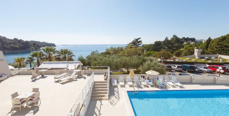Hotel Plavi Plava Laguna  First minute ljeto u Porecu Porec Istra Hrvatska  609 €