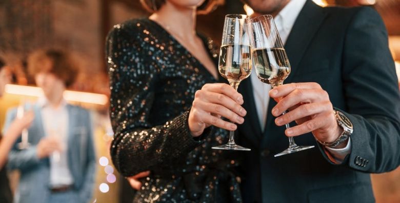 Hotel Dvorac Jurjevec  Docek Nove godine u Dvorcu Jurjevec Brezane Lekenicke Hrvatska  534 EUR  1x nocenje u dvokrevetnoj Standard sobi za 2 osobe Dorucak