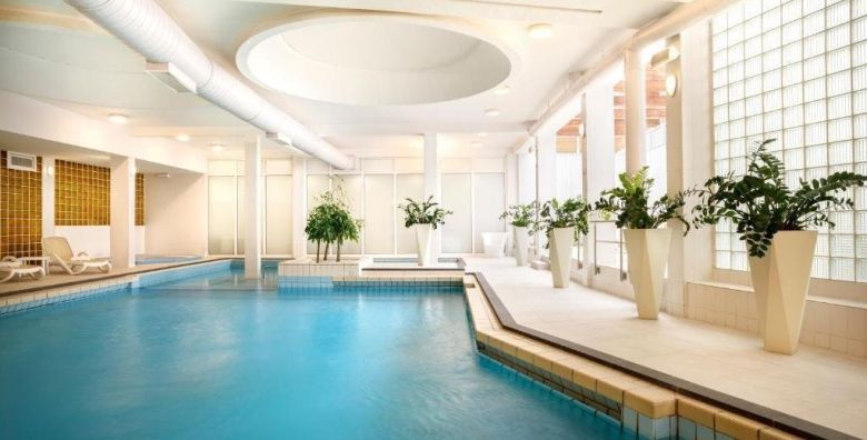 Hotel Pineta  Zimsko wellness opustanje uz more Vrsar Istra Hrvatska  158 EUR  2x nocenje u dvokrevetnoj Superior sobi za 2 osobe Polupansion dorucak i vecera 