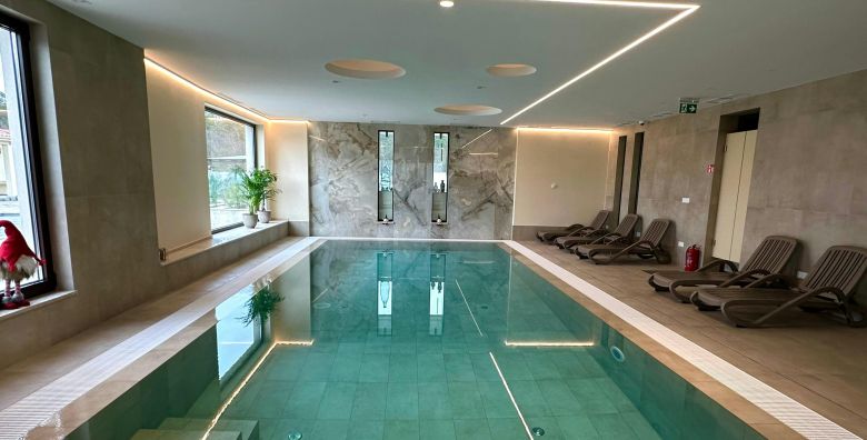 VSG Resort  Zimski odmor na Krku uz bazen saunu i jacuzzi Klimno Krk Hrvatska  329 EUR  3x nocenje u dvosobnom Deluxe apartmanu s privatnom terasom 4 2 za 4 osobe 1x besplatan ulaz u unutarnji bazen po osobi