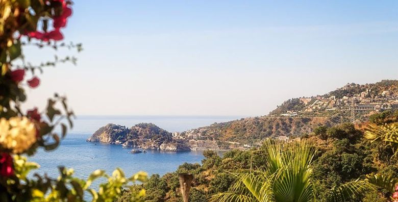 Hotel Olimpo  Le Terrazze Letojanni Italija  179 EUR  2x nocenje u Standard dvokrevetnoj sobi za 2 osobe Dorucak