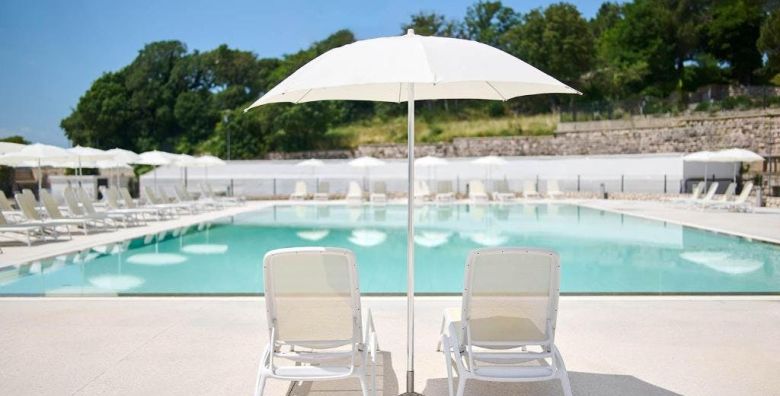 Aminess Vival Lisanj Family Hotel  First minute obiteljsko all inclusive light ljeto s animacijom Novi Vinodolski Hrvatska  1 280 EUR  4x nocenje u dvokrevetnoj Standard sobi za 2 osobe  1 dijete do 14 99 godina i 1 dijete do 2 99 godina besplatno  All inclusive light