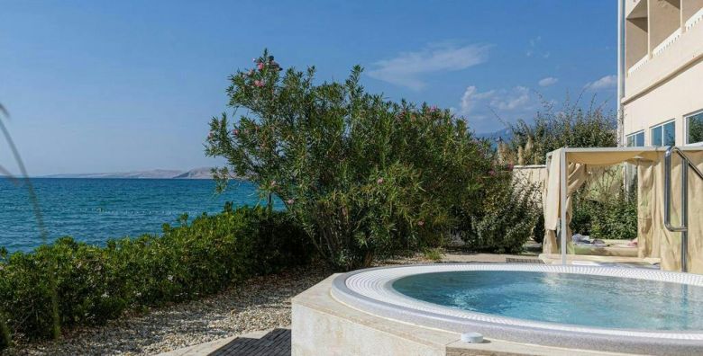 Family Hotel Pagus  First minute all inclusive rujan na Pagu Pag Sjeverna Dalmacija Hrvatska  357 EUR  2x nocenje u Family room pogled more  za 2 osobe 2 djece do 12 godina i 1 dijete do 2 99 godina  All inclusive