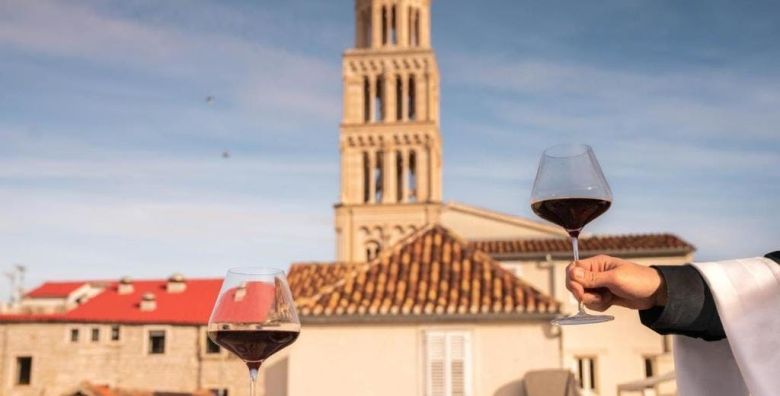 Djeca - Akcija, popust i sniženje. (ponuda: 254615)