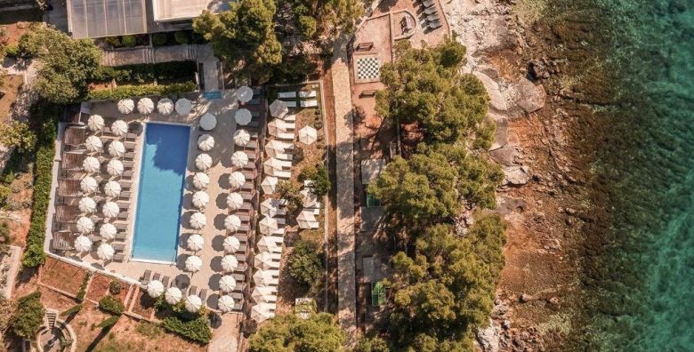 Aminess Younique Senses Resort  First minute all inclusive light proljece i jesen na Hvaru Vrboska otok Hvar Hrvatska  212 EUR  2x nocenje u dvokrevetnoj Superior sobi s balkonom za 2 osobe 1 dijete do 9 99 godina i 2 dijete do 2 99 godina besplatno  All inclusive light