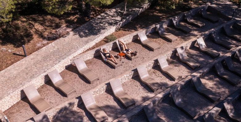 Aminess Younique Senses Resort  First minute all inclusive light ljeto na Hvaru Vrboska otok Hvar Hrvatska  745 EUR  4x nocenje u dvokrevetnoj Superior sobi s balkonom za 2 osobe 1 dijete do 9 99 godina i 2 dijete do 2 99 godina besplatno  All inclusive light