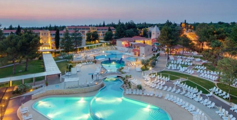 Hotel Aurora Plava Laguna  Obiteljski all inclusive odmor uz more Umag Istra Hrvatska  424 EUR  3x nocenje u dvokrevetnoj Economy sobi s francuskim krevetom i balkonom pogled park za 2 osobe All inclusive