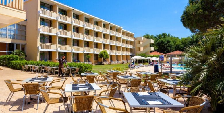 Hotel Aurora Plava Laguna  Obiteljski all inclusive odmor uz more Umag Istra Hrvatska  772 EUR  5x nocenje u dvokrevetnoj Economy sobi s francuskim krevetom i balkonom pogled park za 2 osobe All inclusive