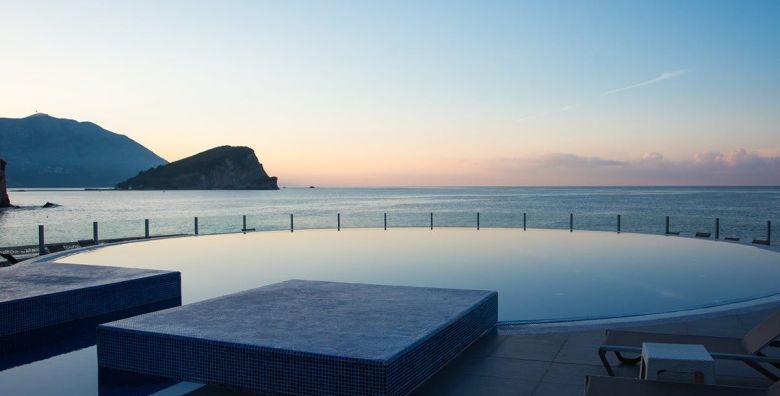 Hotel Avala Resort  Villas  Odmor uz more Budva Crna Gora  1399 €