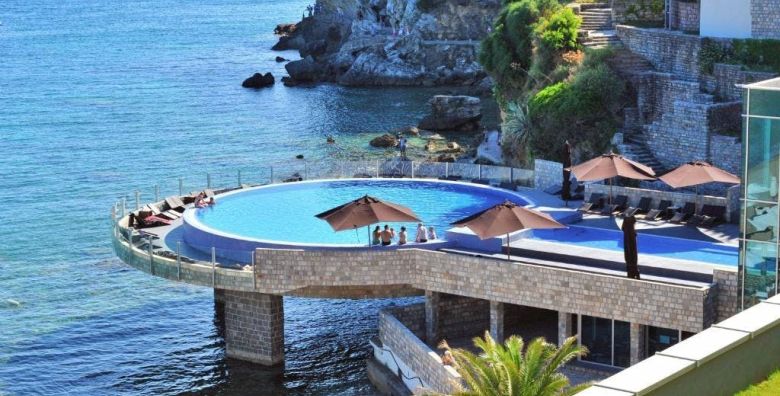 Hotel Avala Resort  Villas  Odmor uz more Budva Crna Gora  865 €