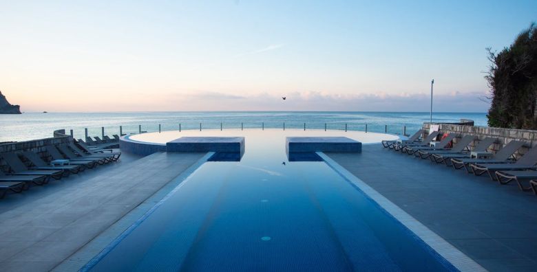 Hotel Avala Resort  Villas  Odmor uz more Budva Crna Gora  2009 €