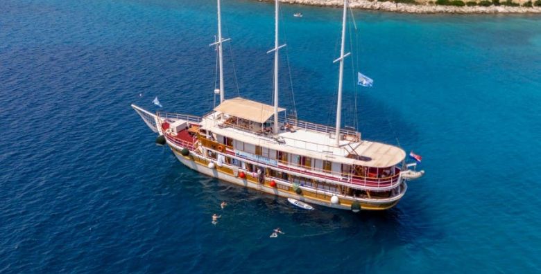 8 dnevno krstarenje sjevernim Jadranom  Polazak iz Rijeke Rijeka Hrvatska  649 €