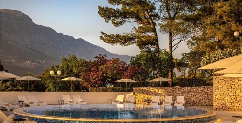 Estetska kirurgija - Akcija, popust i sniženje. (ponuda: 255121)