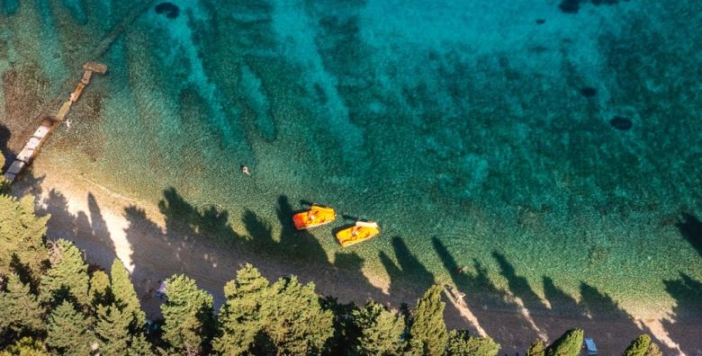 Aminess Vival Velaris Resort  Obiteljsko first minute ljeto na Bracu Supetar otok Brac Dalmacija Hrvatska  822 EUR  4x nocenje u dvokrevetnoj Superior sobi s balkonom pogled park za 2 osobe 1 dijete do 9 99 godina i 2 dijete do 2 99 godina besplatno  Polupansion