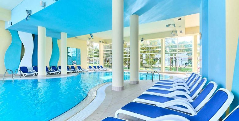 Hotel Umag Plava Laguna  First minute odmor uz obalu Umag Istra Hrvatska  265 EUR  3x nocenje u dvokrevetnoj Classic sobi s balkonom pogled park za 2 osobe dijete do 4 99 godina besplatno  Polupansion