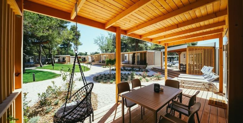 Falkensteiner Premium Camping Zadar  FUNtasticni vikendi uz koristenje wellnessa Zadar Dalmacija Hrvatska  155 EUR  2x nocenje u Cozy Home mobilnoj kucici u neposrednoj blizini mora za 2 osobe 1 dijete do 11 99 godina besplatno  Koristenje SPA  Wellness centra u susjednom Hotelu Funimation Borik