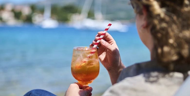 Aminess Vival Port9 Resort  Obiteljski first minute odmor na Korculi Korcula Dalmacija Hrvatska  216 EUR  2x nocenje u dvokrevetnoj Superior sobi s balkonom strana park za 2 osobe 1 dijete do 9 99 godina i 1 dijete do 2 99 godina besplatno  Polupansion