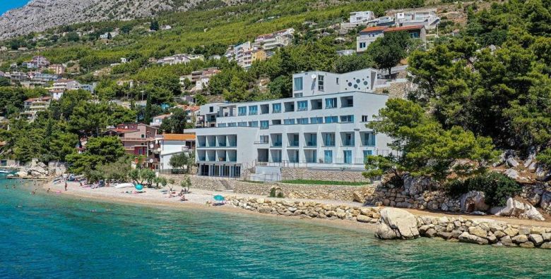 Hotel Saint Hildegard  Svibanjski odmor uz more u Dalmaciji Omis Dalmacija Hrvatska  279 EUR  2x nocenje u dvokrevetnoj Standard sobi za 2 osobe Polupansion