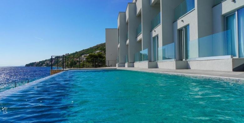 Hotel Saint Hildegard  Svibanjski odmor uz more u Dalmaciji Omis Dalmacija Hrvatska  409 EUR  3x nocenje u dvokrevetnoj Standard sobi za 2 osobe Polupansion