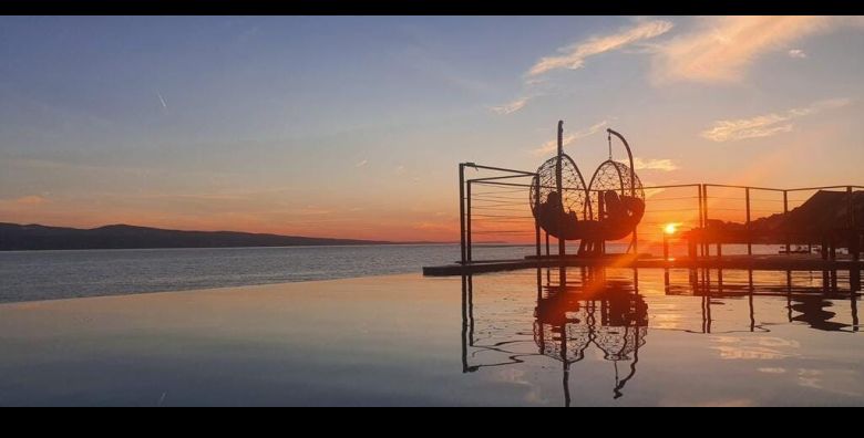 Hotel Saint Hildegard  Prvosvibanjski odmor uz more u Dalmaciji Omis Dalmacija Hrvatska  389 EUR  3x nocenje u dvokrevetnoj Standard sobi za 2 osobe Polupansion