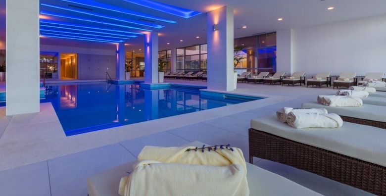 Hotel Katarina  First minute wellness proljece i 1 svibanj Selce Hrvatska  295 EUR  2x nocenje u Standard dvokrevetnoj sobi s balkonom za 2 osobe 1 dijete do 12 godina besplatno  Polupansion