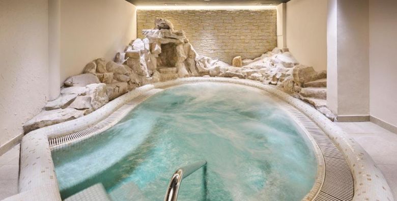 Residence Umag Plava Laguna  First minute 1 svibanj u Istri Umag Istra Hrvatska  265 EUR  3x nocenje u dvokrevetnoj Classic sobi s balkonom pogled park za 2 osobe dijete do 4 99 godina besplatno  Polupansion