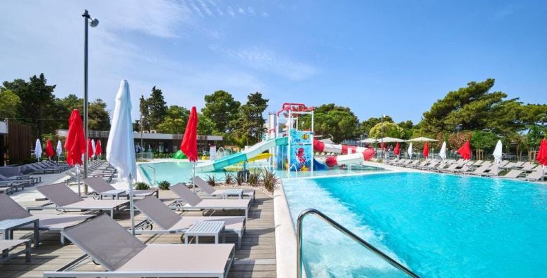 Residence Umag Plava Laguna  First minute ljeto u Istri Umag Istra Hrvatska  828 EUR  5x nocenje u dvokrevetnoj Classic sobi s balkonom pogled park za 2 osobe dijete do 4 99 godina besplatno  Polupansion