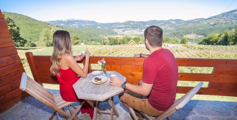 Hotel  Resort Gacka Montenegro  Romanticni odmor u prirodi Mojkovac Crna Gora  299 EUR  2x nocenje u luksuznom apartmanu za 2 osobe Dorucak