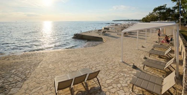 Hotel Pelegrin Plava Laguna  Ljeto u obnovljenom hotelu u Istri Umag Istra Hrvatska  1882 €