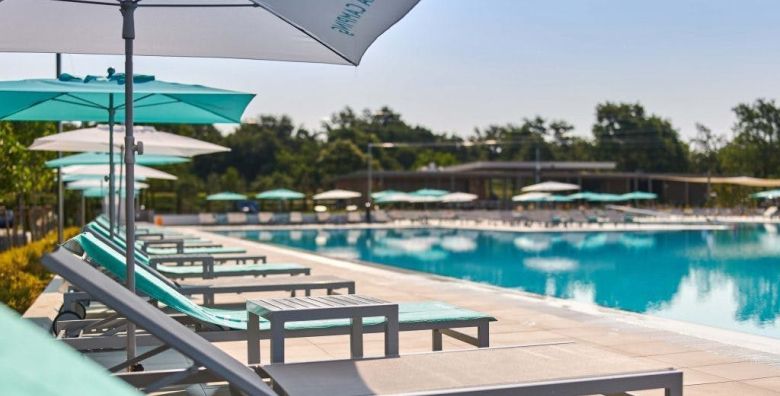 Camping Park Umag  First minute ljeto u Istri Umag Istra Hrvatska  934 EUR  5x nocenje u Classic mobilnoj kucici za do 6 osoba  4 odrasle osobe i 2 djece do 11 godina  Koristenje bazena Central Area s gusarskim brodom i novog Canova pool