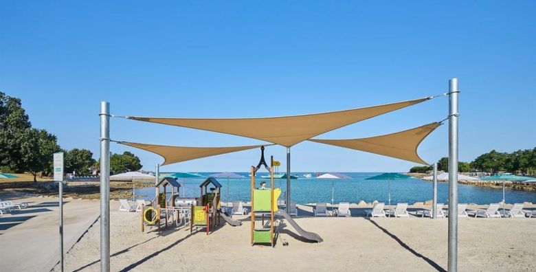 Camping Park Umag  First minute ljeto u Istri Umag Istra Hrvatska  907 EUR  5x nocenje u Classic mobilnoj kucici za do 6 osoba  4 odrasle osobe i 2 djece do 11 godina  Koristenje bazena Central Area s gusarskim brodom i novog Canova pool