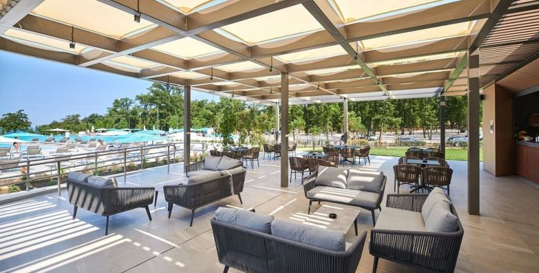 Camping Park Umag  First minute kraj ljeta u Istri Umag Istra Hrvatska  664 EUR  5x nocenje u Classic mobilnoj kucici za do 6 osoba  4 odrasle osobe i 2 djece do 11 godina  Koristenje bazena Central Area s gusarskim brodom i novog Canova pool