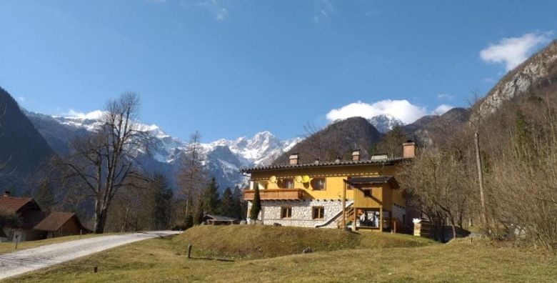 Hisa Berdnik  Savrsen odmor u prirodi uz wellness Stahovica Slovenija  70 EUR  1x nocenje u dvokrevetnoj sobi ili apartmanu za 2 osobe 1x opustanje u trajanju od 2 sata u finskoj sauni i jacuzziju masaznoj kadi s prostorom za opustanje i cajem