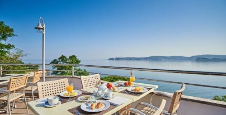 Apartmani Kanegra Plava Laguna  First minute ljeto u Istri s polupansionom Umag Istra Hrvatska  654 €