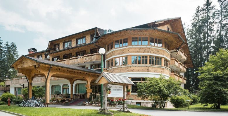 Hotel Ribno  Zimska bajka na Bledu Bled Slovenija  135 EUR  1x nocenje u dvokrevetnoj sobi za 2 osobe Polupansion